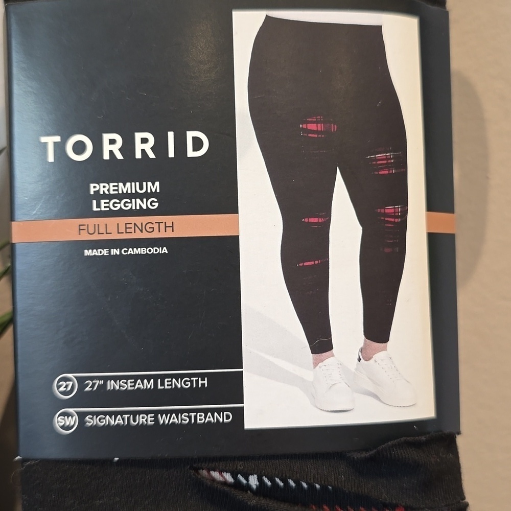 Torrid - Full Length Signature Waist Split Backed Legging in Deep Black & Plaid 